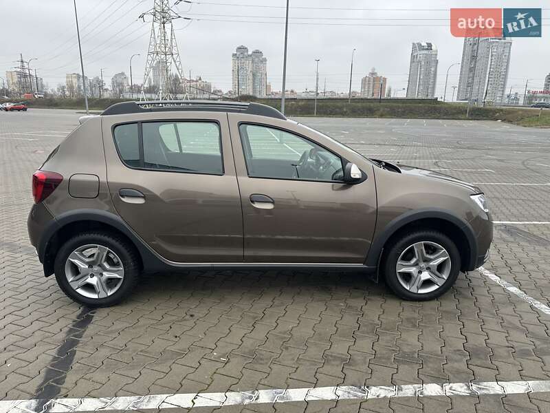 Хэтчбек Renault Sandero 2020 в Киеве