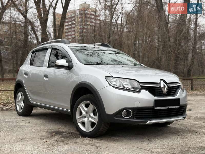 Хетчбек Renault Sandero 2015 в Сумах фото Хетчбек Renault Sandero 2015 в Сумах