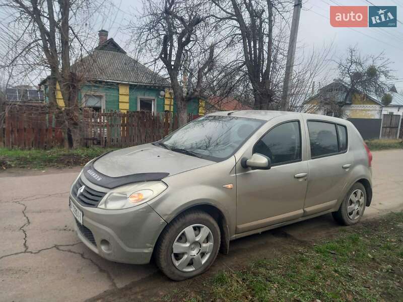 Renault Sandero 2012