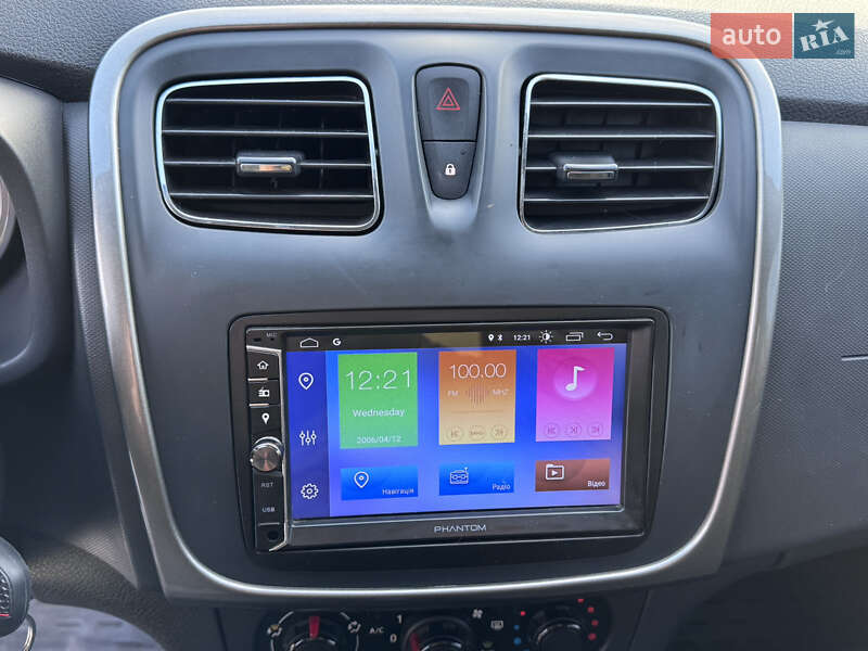 Хетчбек Renault Sandero 2015 в Полтаві