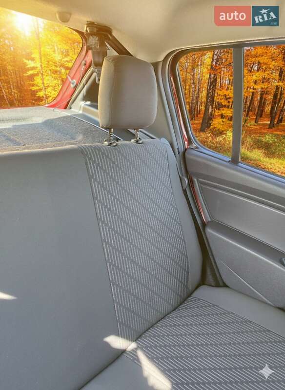 Хэтчбек Renault Sandero 2012 в Дубно