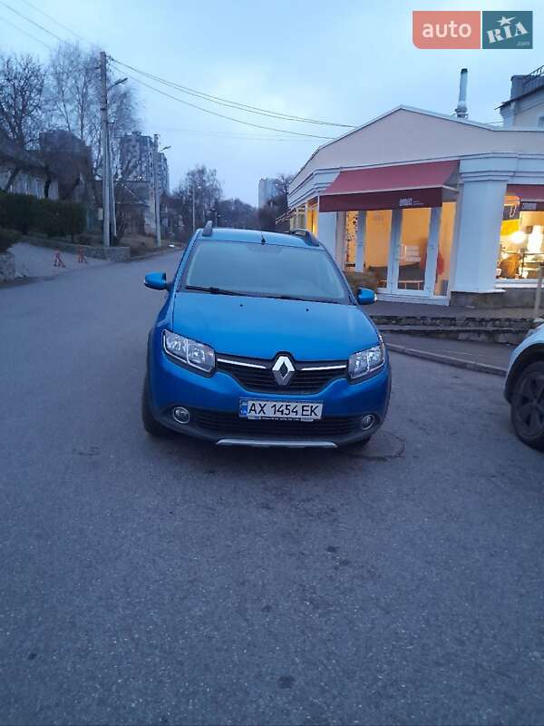 Renault Sandero 2015
