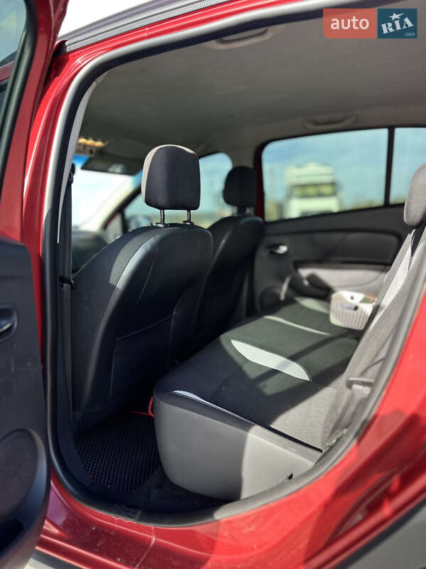 Хэтчбек Renault Sandero 2015 в Белгороде-Днестровском