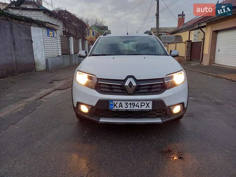 Хэтчбек Renault Sandero 2021 в Киеве