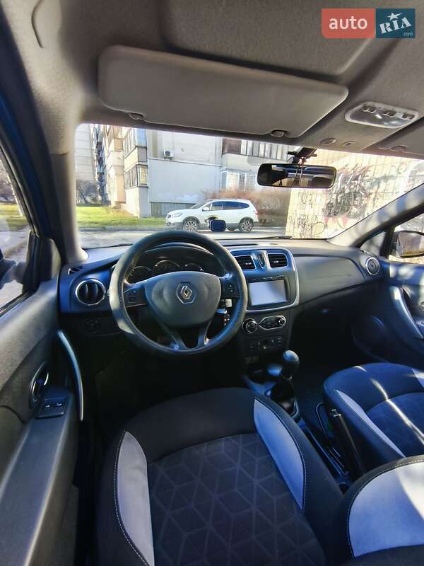 Хэтчбек Renault Sandero 2016 в Киеве