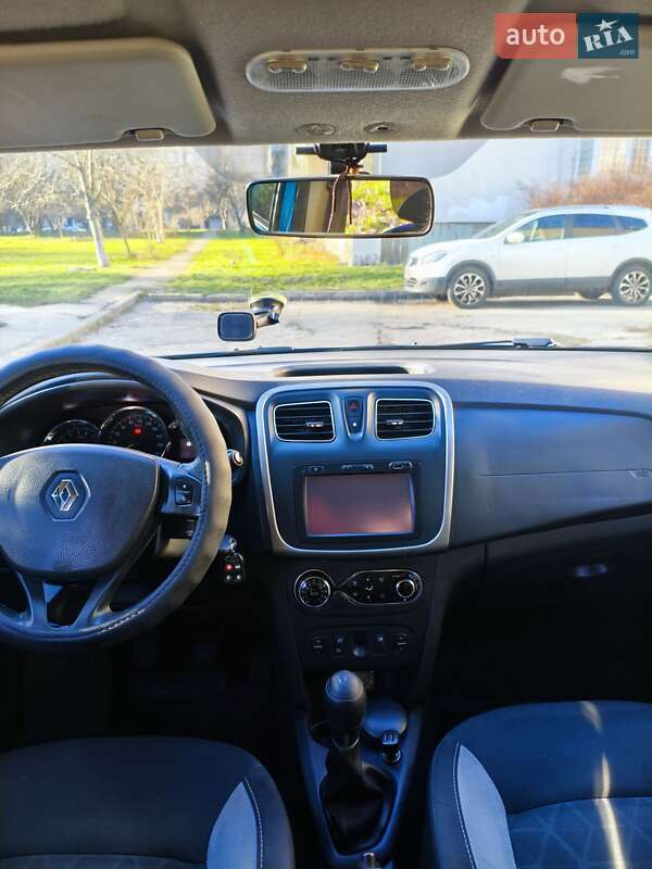 Хэтчбек Renault Sandero 2016 в Киеве