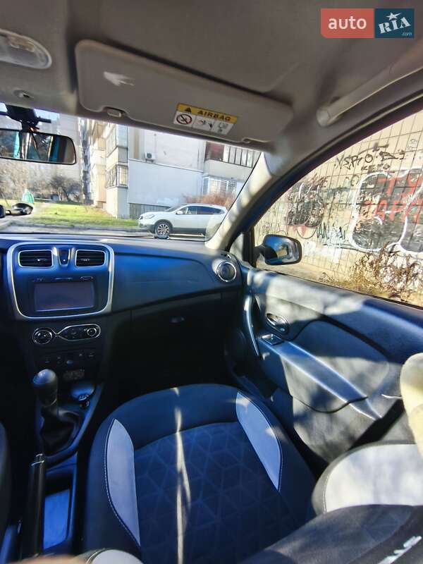 Хэтчбек Renault Sandero 2016 в Киеве