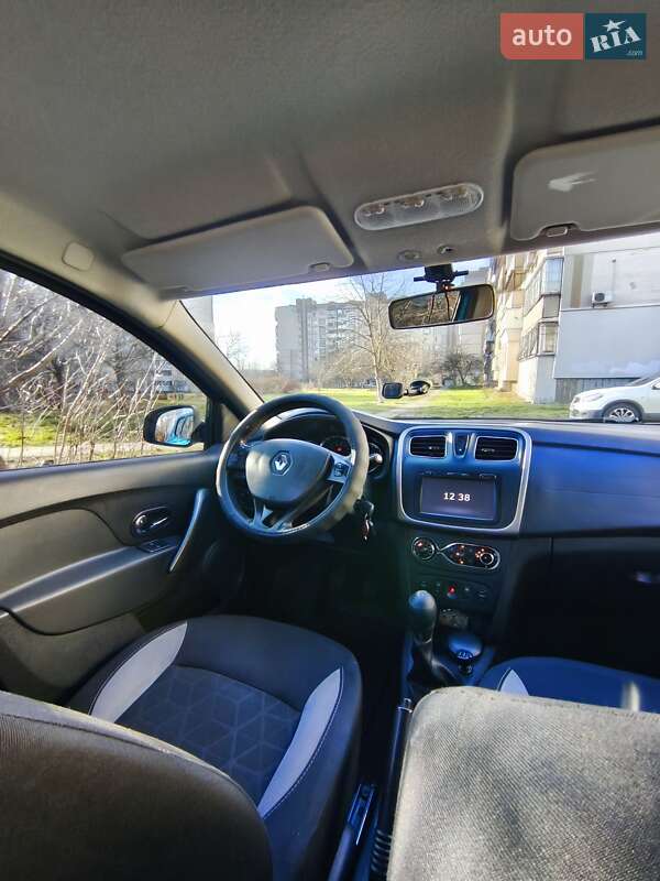 Хэтчбек Renault Sandero 2016 в Киеве
