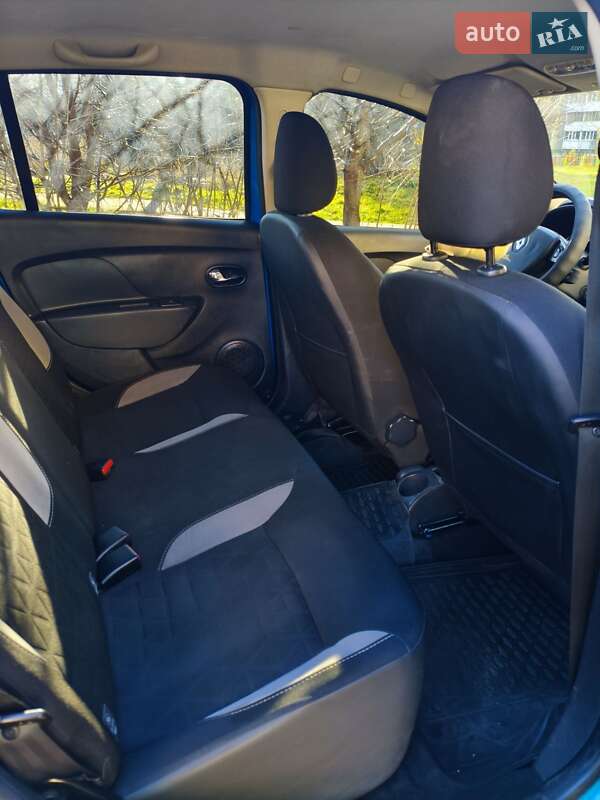 Хэтчбек Renault Sandero 2016 в Киеве