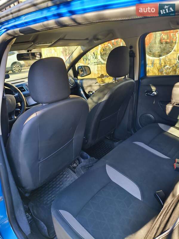 Хэтчбек Renault Sandero 2016 в Киеве