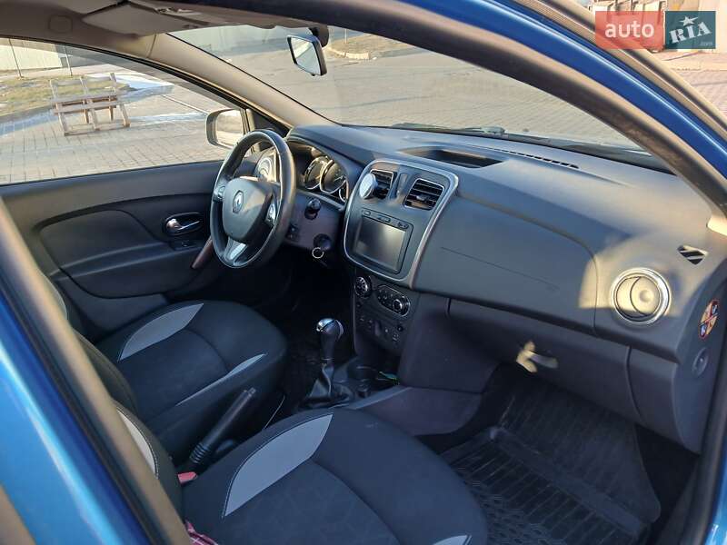Хетчбек Renault Sandero 2015 в Львові