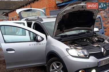 Хетчбек Renault Sandero 2013 в Полтаві