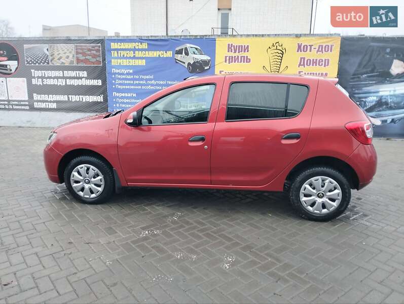 Хэтчбек Renault Sandero 2013 в Царичанке фото 4 Хэтчбек Renault Sandero 2013 в Царичанке