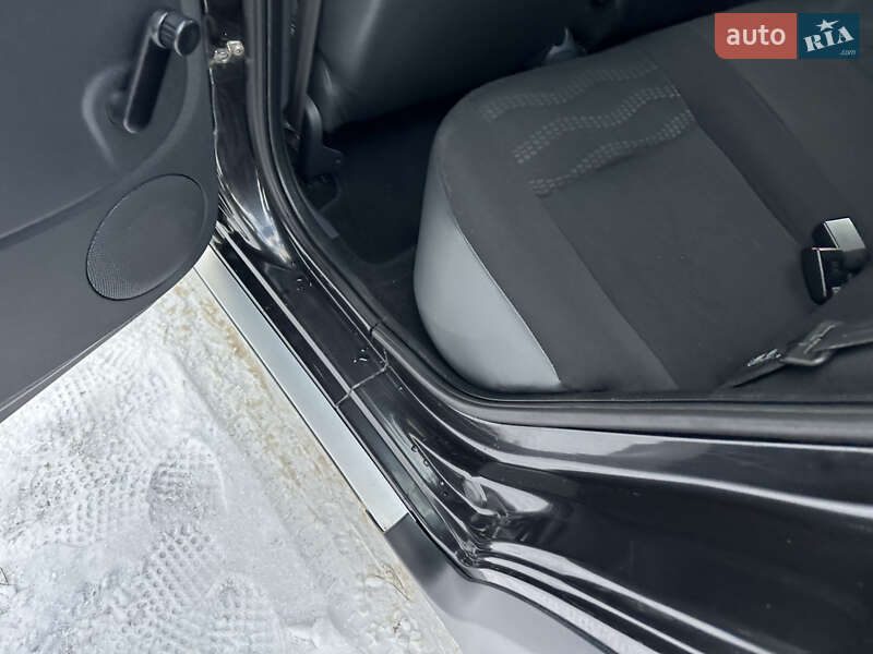 Хетчбек Renault Sandero 2012 в Києві фото 75 Хетчбек Renault Sandero 2012 в Києві