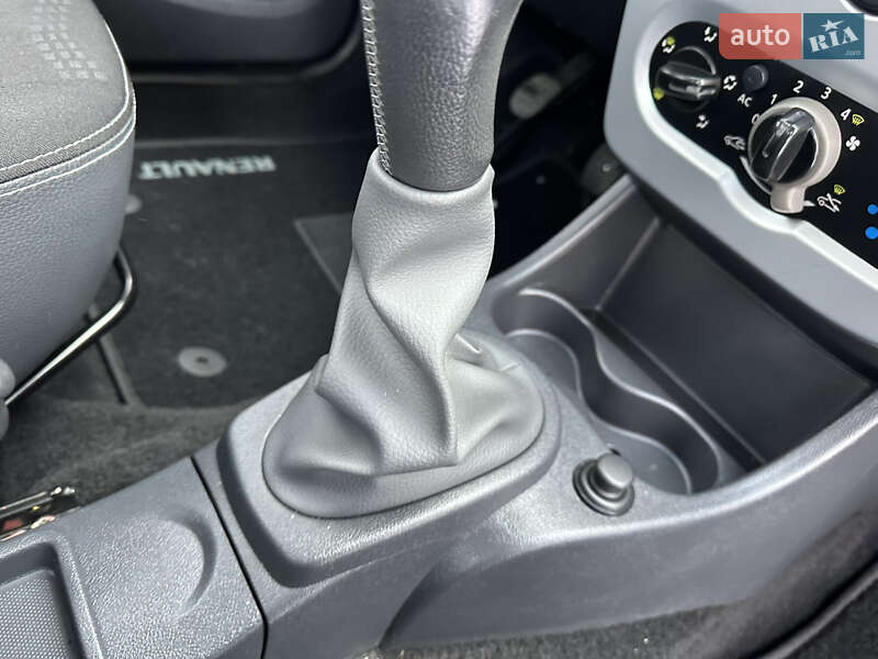 Хетчбек Renault Sandero 2012 в Києві фото 93 Хетчбек Renault Sandero 2012 в Києві