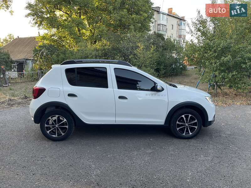 Хэтчбек Renault Sandero 2018 в Каменке фото 11 Хэтчбек Renault Sandero 2018 в Каменке