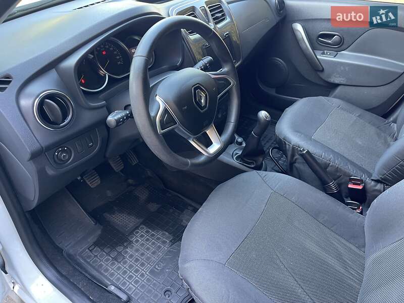 Хэтчбек Renault Sandero 2018 в Каменке фото 21 Хэтчбек Renault Sandero 2018 в Каменке