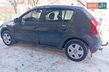 Хэтчбек Renault Sandero 2010 в Никополе