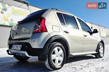 Хэтчбек Renault Sandero 2011 в Киеве