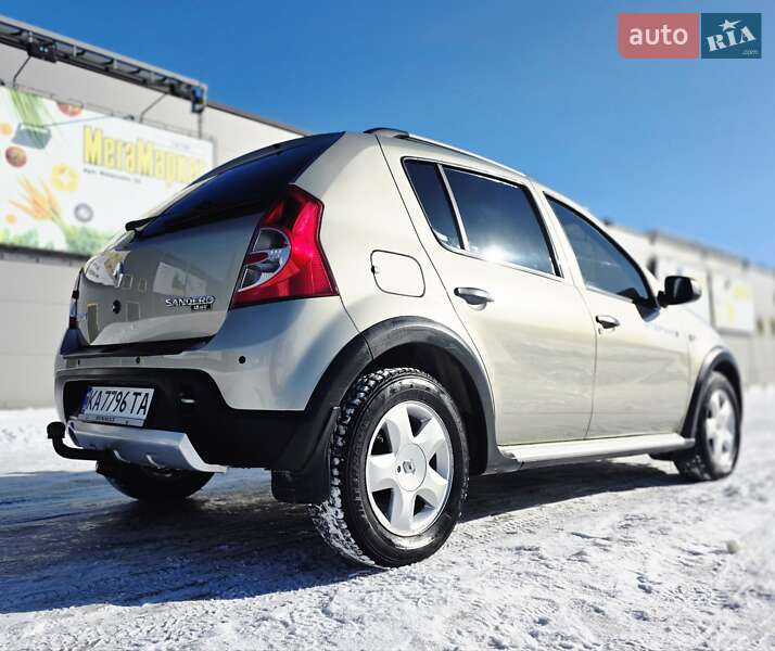 Хэтчбек Renault Sandero 2011 в Киеве
