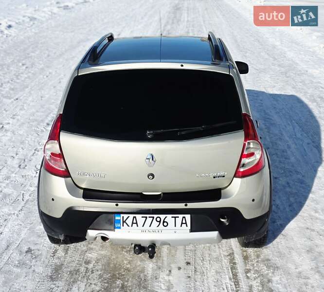 Хэтчбек Renault Sandero 2011 в Киеве