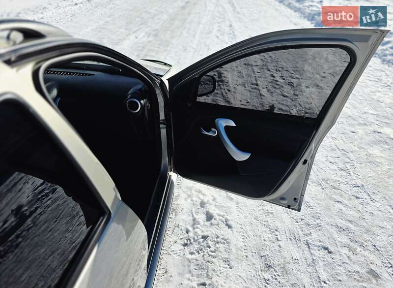 Хэтчбек Renault Sandero 2011 в Киеве