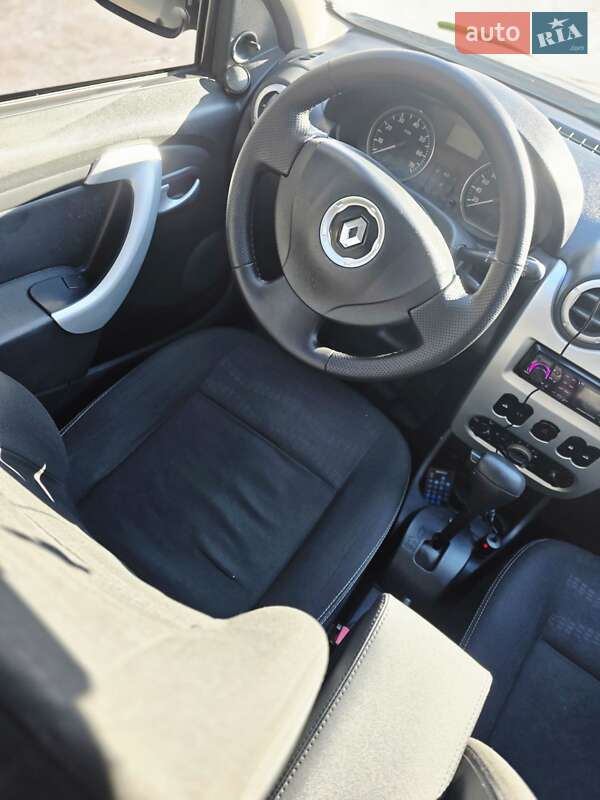 Хэтчбек Renault Sandero 2011 в Киеве