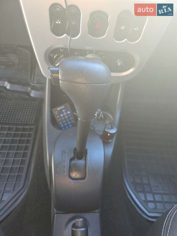 Хэтчбек Renault Sandero 2011 в Киеве