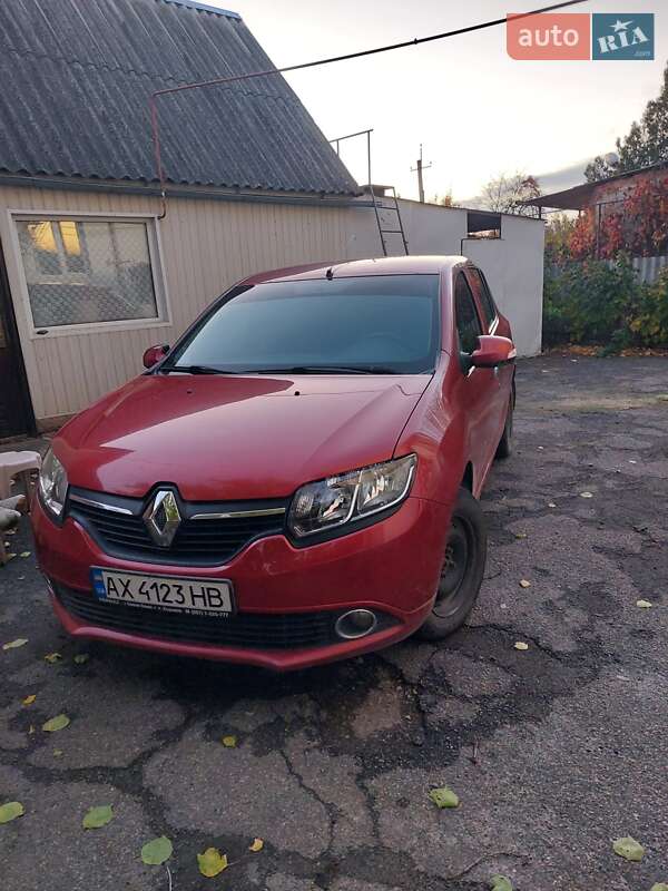 Хэтчбек Renault Sandero 2013 в Краснограде фото Хэтчбек Renault Sandero 2013 в Краснограде