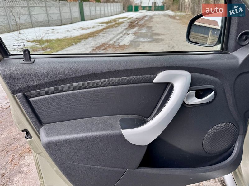 Хэтчбек Renault Sandero 2012 в Киеве