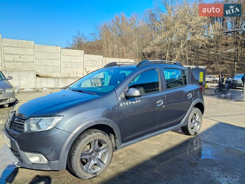 Хэтчбек Renault Sandero 2017 в Киеве