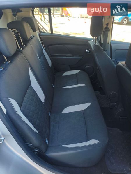 Хэтчбек Renault Sandero 2014 в Запорожье