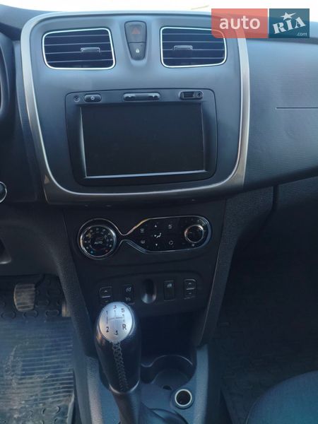 Хэтчбек Renault Sandero 2014 в Запорожье