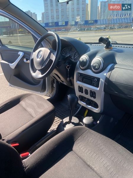 Хэтчбек Renault Sandero 2013 в Киеве