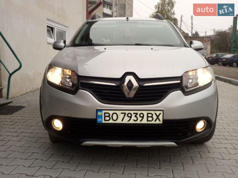 Хэтчбек Renault Sandero 2016 в Гусятине