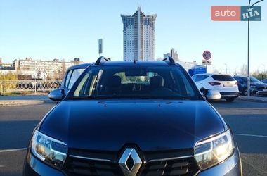 Хэтчбек Renault Sandero 2017 в Киеве