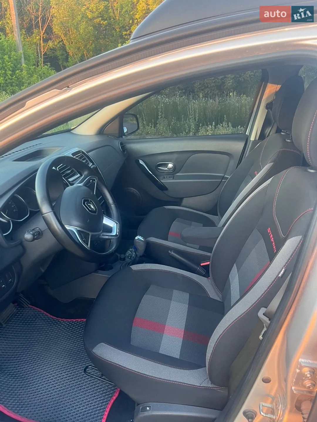 Renault Sandero 2019 VIN VF15SRA1A63822300 фото оголошення 3 з 7