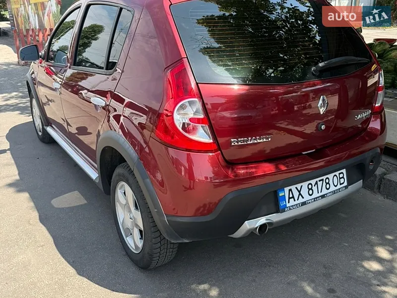 Renault Sandero 2011