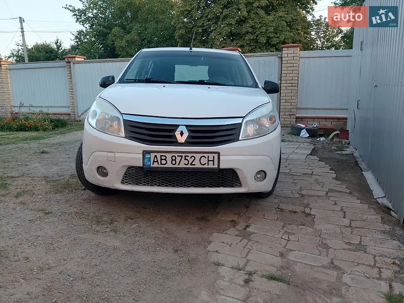 Renault Sandero 2011