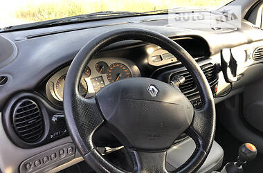 Внедорожник / Кроссовер Renault Scenic RX4 2002 в 