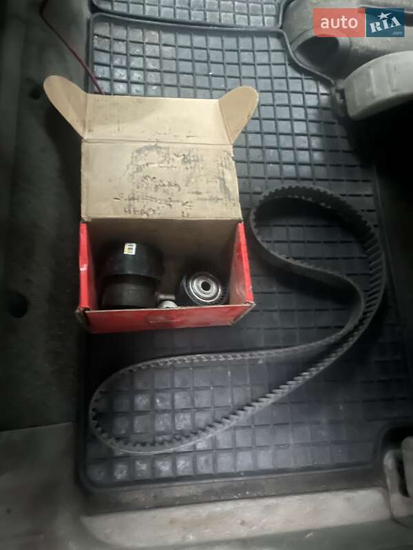 Мінівен Renault Scenic RX4 2000 в Києві фото 10 Мінівен Renault Scenic RX4 2000 в Києві