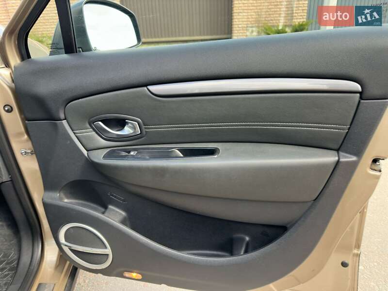 Минивэн Renault Scenic XMOD 2013 в Киеве