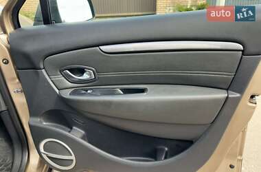 Минивэн Renault Scenic XMOD 2013 в 