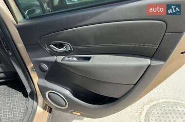 Минивэн Renault Scenic XMOD 2013 в 