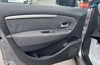 Минивэн Renault Scenic XMOD 2013 в 