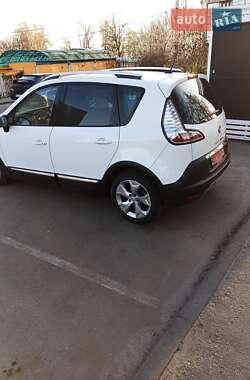 Минивэн Renault Scenic XMOD 2013 в 