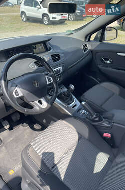Минивэн Renault Scenic XMOD 2013 в 