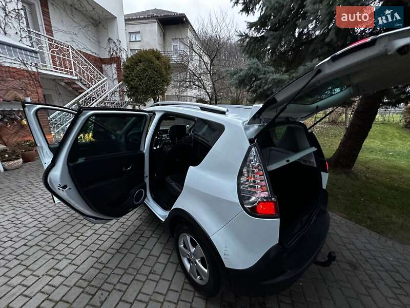 Мінівен Renault Scenic XMOD 2015 в Львові