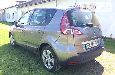 Хэтчбек Renault Scenic 2011 в Самборе