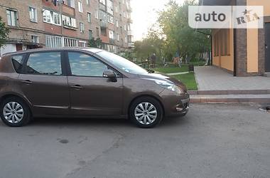 Хэтчбек Renault Scenic 2011 в Дубно